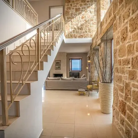 Villa Sleeps 7 Pool Air Con Wifi