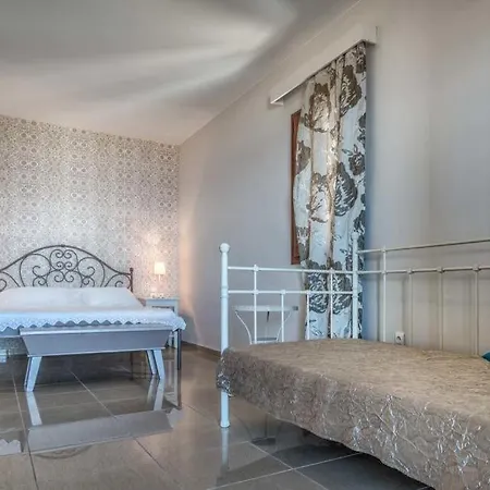 Sleeps 7 Pool Air Con Wifi *