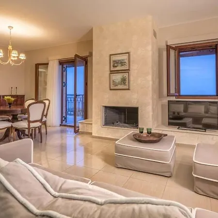 Sleeps 7 Pool Air Con Wifi *